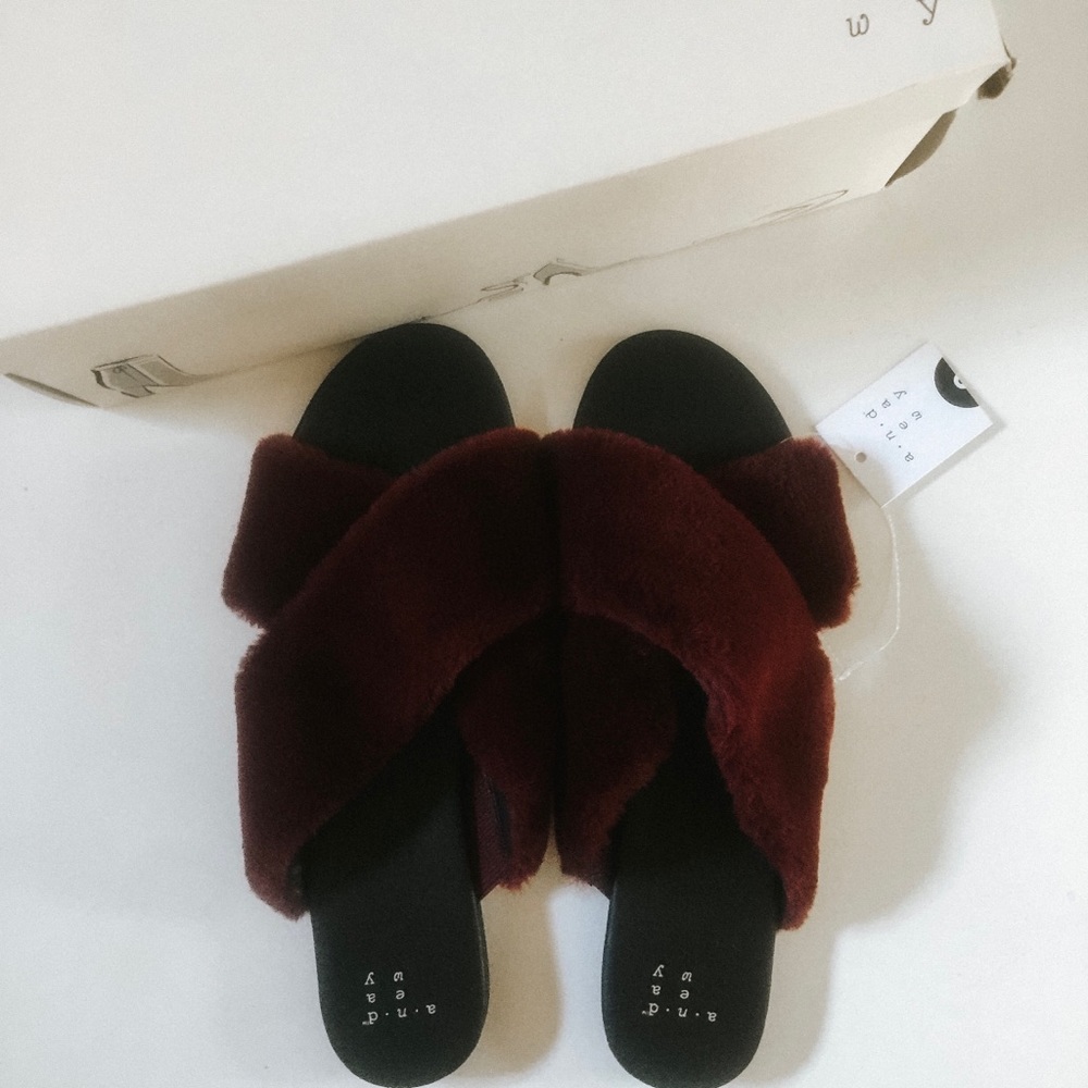 Fury Criss Cross Slippers